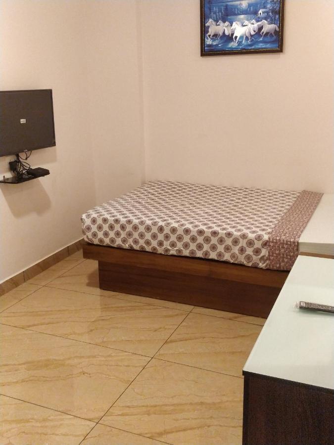 Majestic Inn Thiruvananthapuram Esterno foto