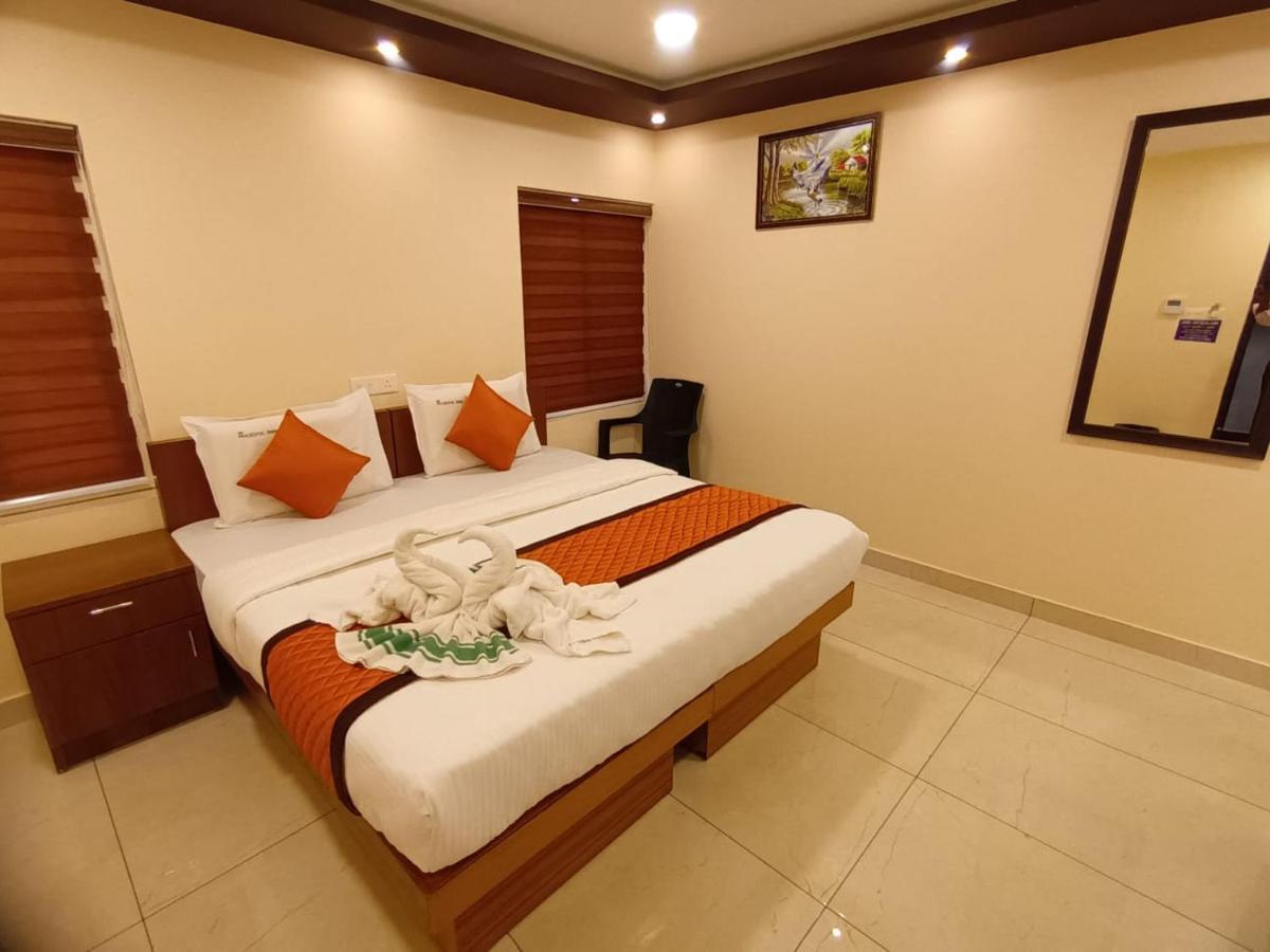 Majestic Inn Thiruvananthapuram Esterno foto