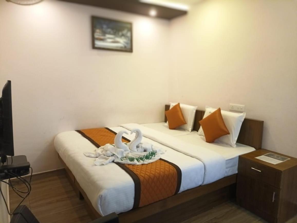 Majestic Inn Thiruvananthapuram Esterno foto