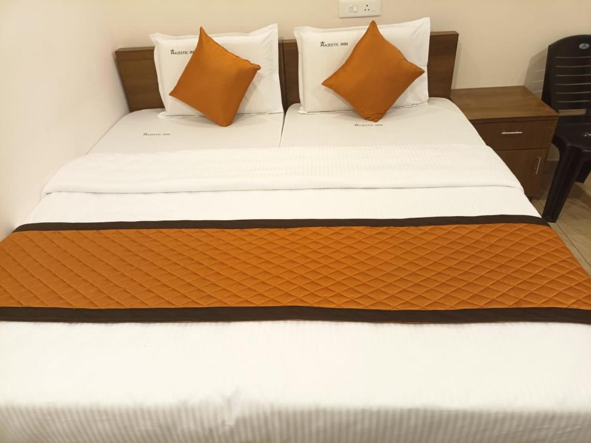Majestic Inn Thiruvananthapuram Esterno foto