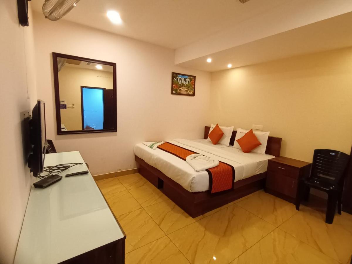 Majestic Inn Thiruvananthapuram Esterno foto