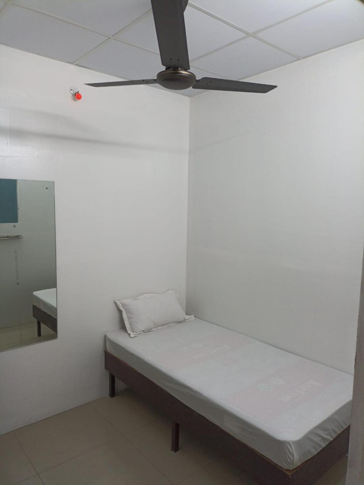 Majestic Inn Thiruvananthapuram Esterno foto