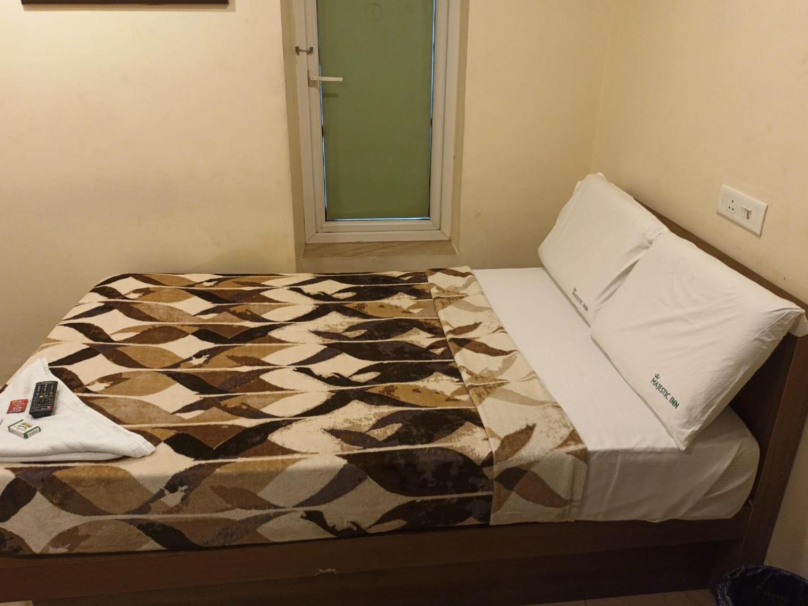 Majestic Inn Thiruvananthapuram Esterno foto