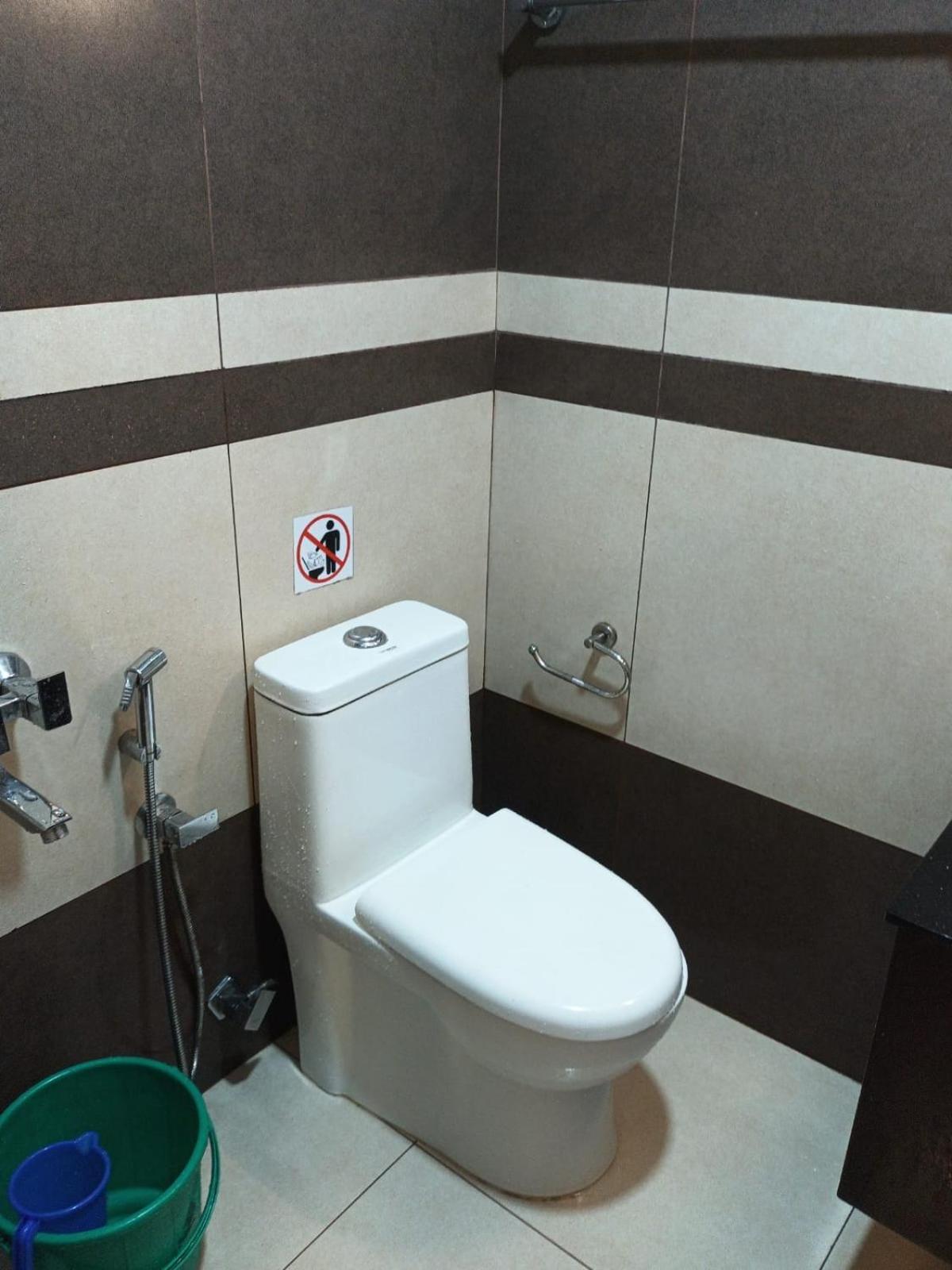Majestic Inn Thiruvananthapuram Esterno foto